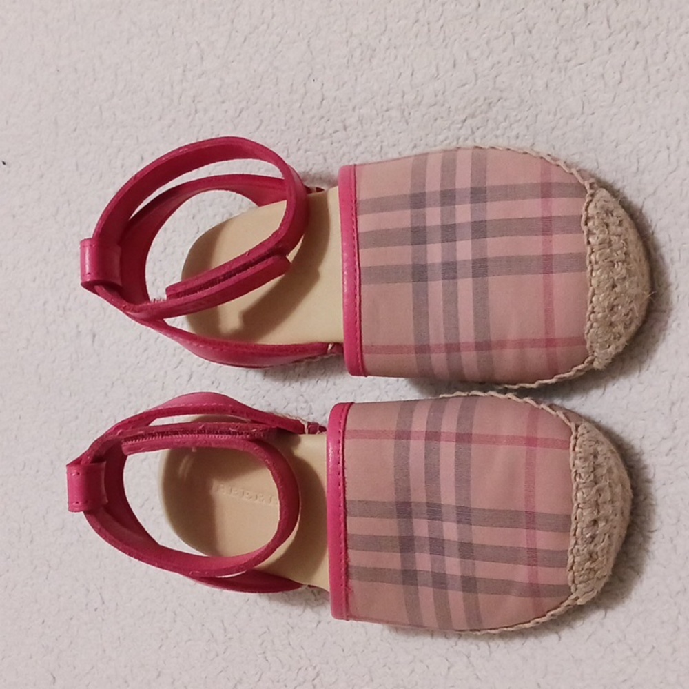 Burrberry Elizabeth Bright Rose Sandles Size 27